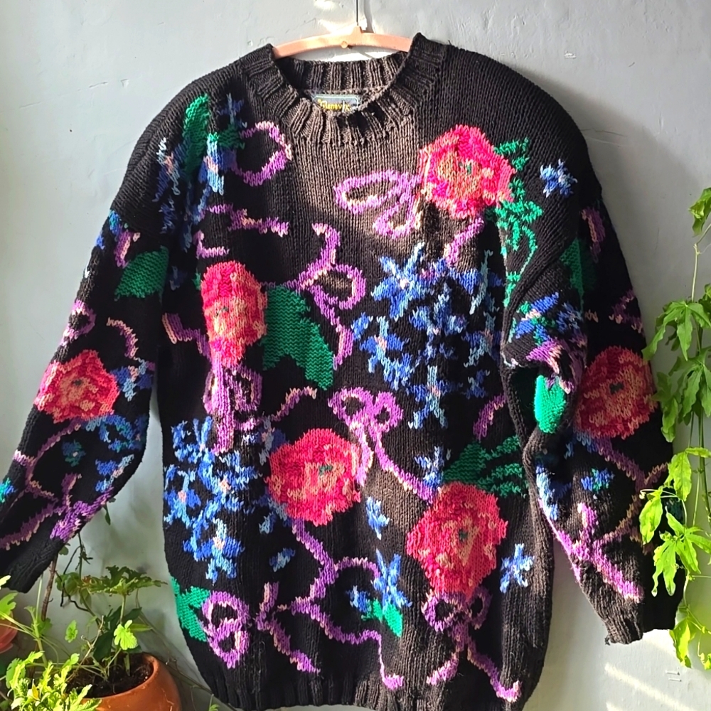 Vintage 80s 90s Y2K Hand KNIT Floral Sweater Black GLENOVER Maximilist Granny M